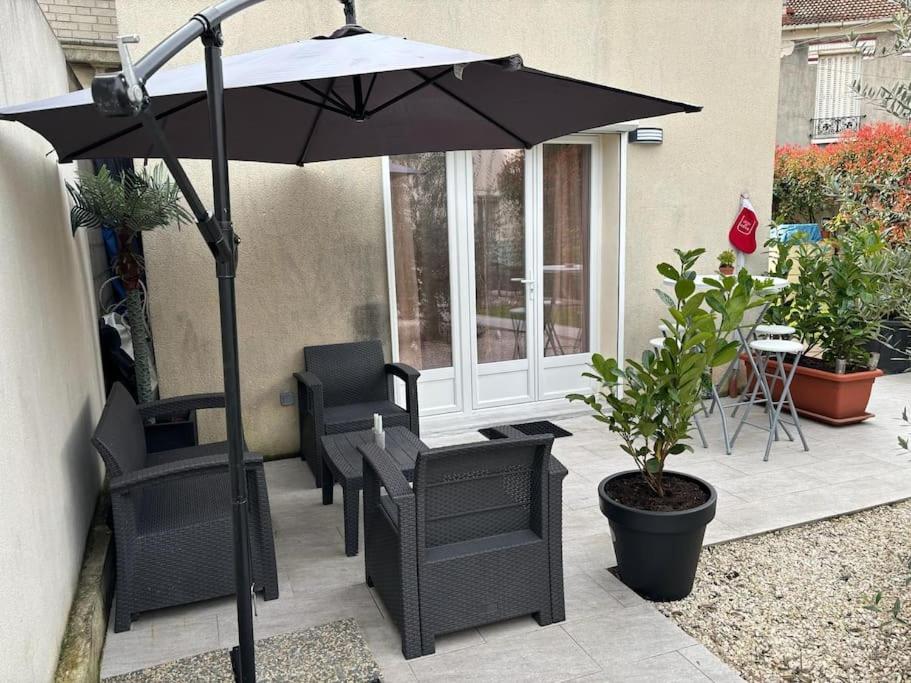 Holiday home Charmante Maison Bord De Marne *